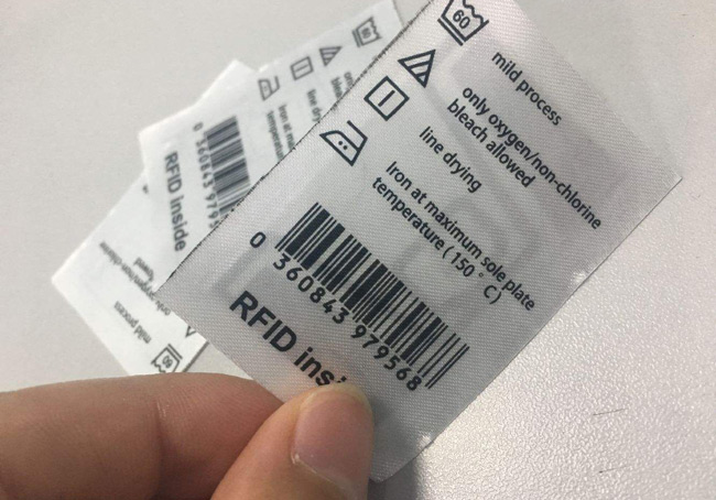 Custom Print RFID tags on Clothes Made in China Factory