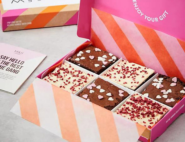 Brownie Box Packaging with Dividers
