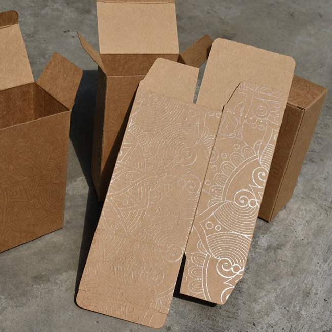 Custom Glossy Spot UV Kraft Paper Boxes